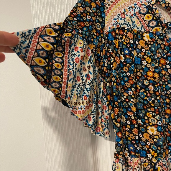 BCBG new top smal - Picture 3 of 4